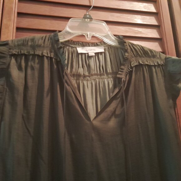 LOFT ruffled cap sleeve top - Picture 4 of 5